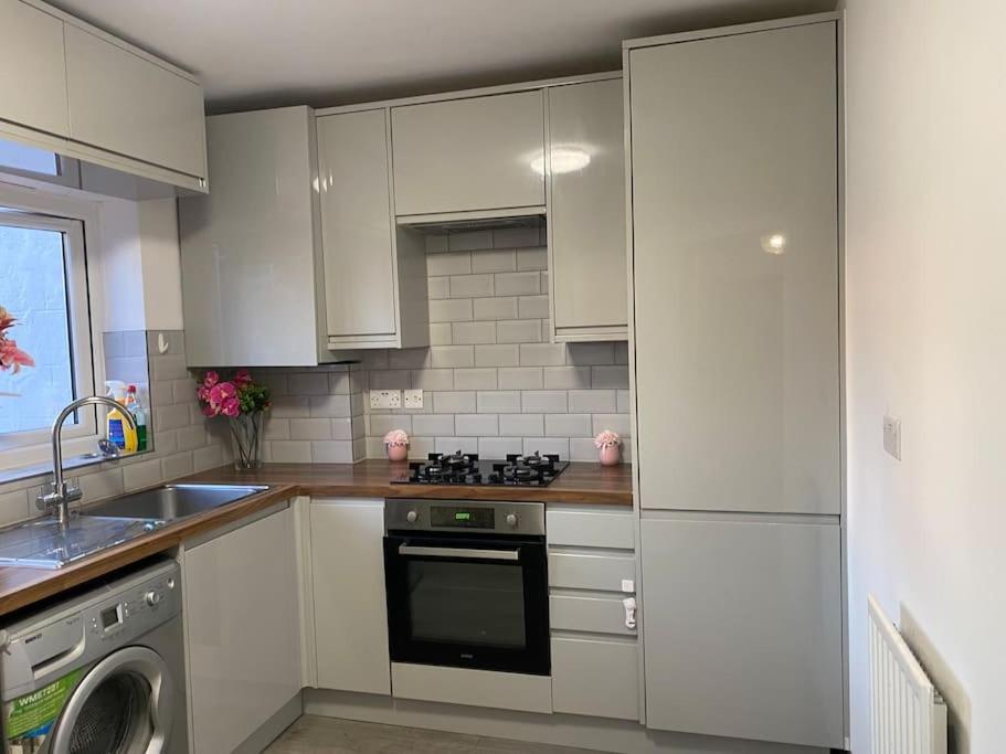Brighton New Apartment Free Parking Sleeps 6 Kültér fotó