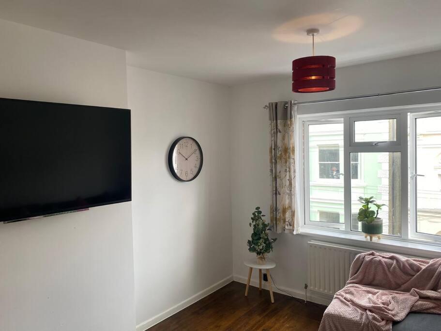 Brighton New Apartment Free Parking Sleeps 6 Kültér fotó